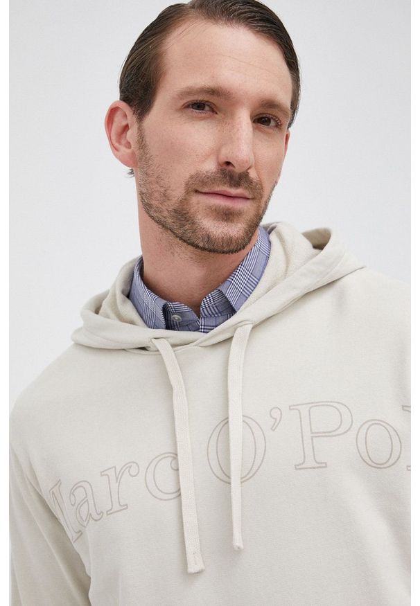 Marc O'Polo - Bluza bawełniana. Okazja: na co dzień. Typ kołnierza: polo. Kolor: beżowy. Materiał: bawełna. Wzór: nadruk. Styl: casual