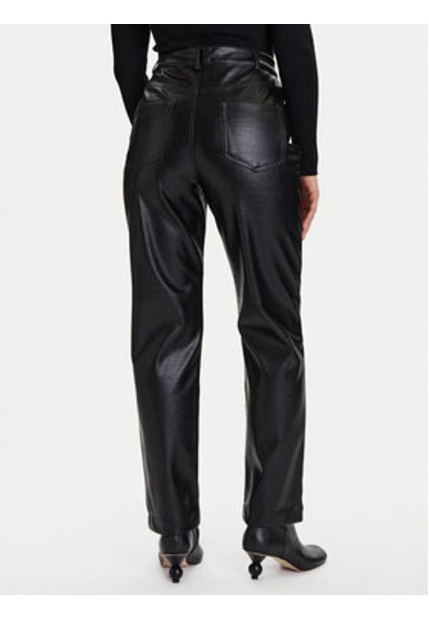 French Connection Spodnie z imitacji skóry 74ZBO Czarny Regular Fit. Kolor: czarny. Materiał: skóra