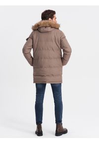 Ombre Clothing - Kurtka męska parka zimowa - jasnobrązowa V6 OM-JALJ-0132 - M. Kolor: brązowy. Materiał: poliester, futro. Długość: długie. Wzór: aplikacja. Sezon: zima #7