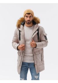 Ombre Clothing - Kurtka męska parka zimowa - beżowa V5 OM-JALJ-0132 - XL. Kolor: beżowy. Materiał: poliester, futro. Długość: długie. Wzór: aplikacja. Sezon: zima #1