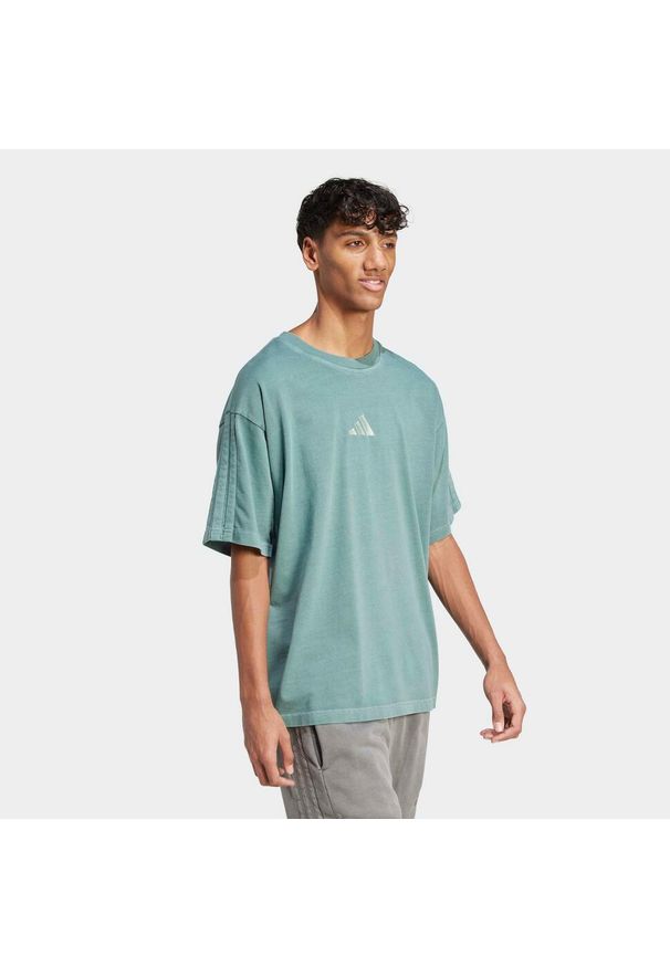 Adidas - Koszulka z efektem sprania ADIDAS ALL SZN. Kolor: zielony. Materiał: bawełna, włókno