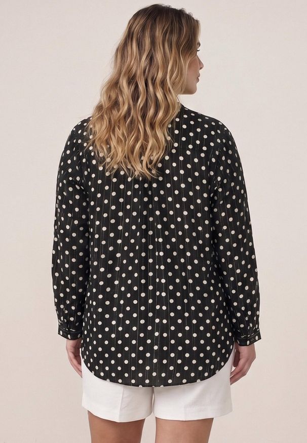 Born2be - Czarna Koszula z Wiskozy w Kropki z Metaliczną Nitką Ereis. Okazja: na co dzień. Kolekcja: plus size. Kolor: czarny. Materiał: wiskoza. Długość: długie. Wzór: kropki. Styl: elegancki, casual