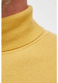 United Colors of Benetton sweter wełniany męski kolor żółty lekki z golferm. Kolor: żółty. Materiał: wełna #4