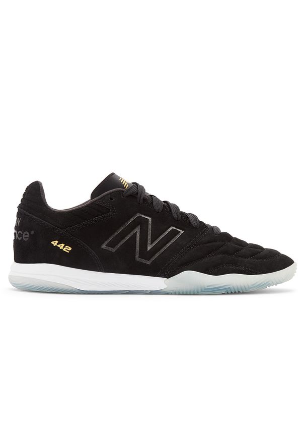 Halówki męskie New Balance 442 V2 PRO IN MS41LBK2 – czarne. Kolor: czarny. Materiał: materiał, skóra, syntetyk, guma. Szerokość cholewki: normalna. Sport: fitness, bieganie