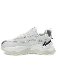 Białe Sneakersy Cross Jeans Damskie Stylowe Buty. Okazja: na co dzień. Zapięcie: sznurówki. Kolor: biały. Materiał: syntetyk, materiał. Szerokość cholewki: normalna. Wzór: aplikacja #4
