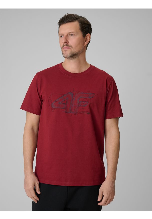 4f - 4F T-shirt regular z nadrukiem męski - czerwony S. Okazja: na co dzień. Kolor: czerwony. Materiał: dzianina, bawełna, materiał. Wzór: nadruk. Styl: casual