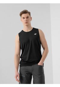 4f - Tank top treningowy regular szybkoschnący męski. Kolor: czarny. Materiał: włókno, skóra, dzianina. Długość rękawa: bez rękawów. Sport: fitness