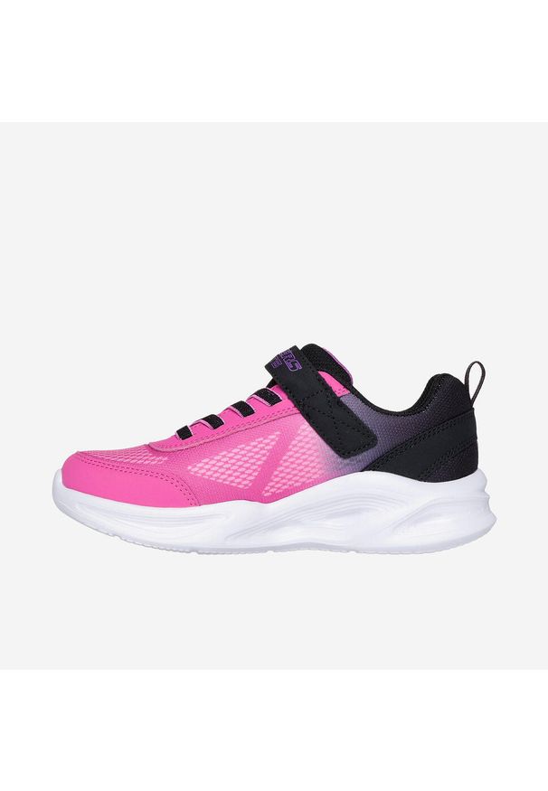 skechers - Buty dla dzieci Skechers Sola Glow Ombre Deluxe. Zapięcie: pasek. Materiał: materiał, syntetyk. Szerokość cholewki: normalna. Model: Skechers Sport. Sport: turystyka piesza