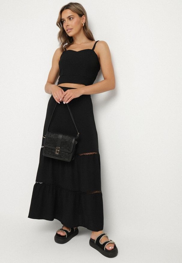 Born2be - Czarny Komplet z Dopasowanym Topem i Rozkloszowaną Spódnicą Addira. Kolor: czarny. Materiał: materiał. Wzór: gładki