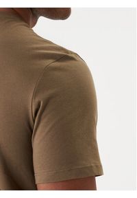 Calvin Klein T-Shirt Logo 30s LV04LD230G Brązowy Regular Fit. Kolor: brązowy. Materiał: bawełna #3