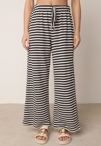 Born2be - Beżowo-Granatowy Dzianinowy Komplet z Bawełny T-shirt i Szerokie Spodnie o Luźnym Fasonie w Paski Nemoress. Kolor: beżowy. Materiał: bawełna, dzianina. Wzór: paski #6