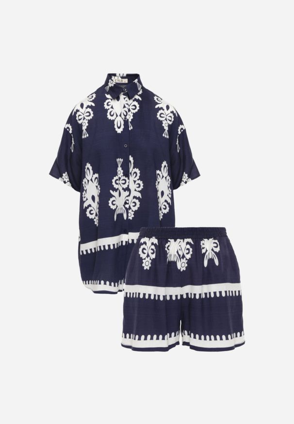 Renee - Granatowy Komplet z Rustykalnym Wzorem z Szortami i Koszulą Tosnea. Kolor: niebieski. Materiał: materiał, wiskoza