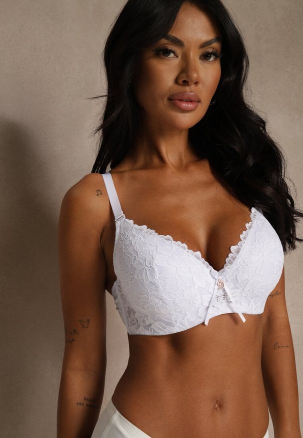 Renee - Biały Biustonosz Ozdobiony Koronką i Kokardką Aqiany. Kolor: biały. Materiał: koronka. Wzór: koronka, aplikacja