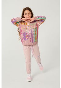 Femi Stories Sweter dziecięcy kolor różowy. Okazja: na co dzień. Kolor: różowy. Materiał: dzianina. Styl: casual