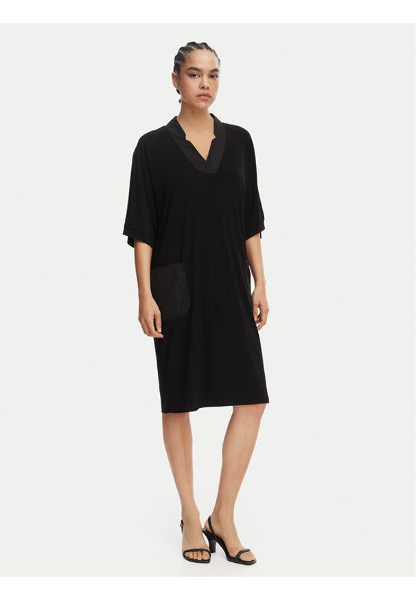 Joseph Ribkoff Sukienka codzienna 261010 Czarny Relaxed Fit. Okazja: na co dzień. Kolor: czarny. Materiał: syntetyk. Typ sukienki: proste. Styl: casual