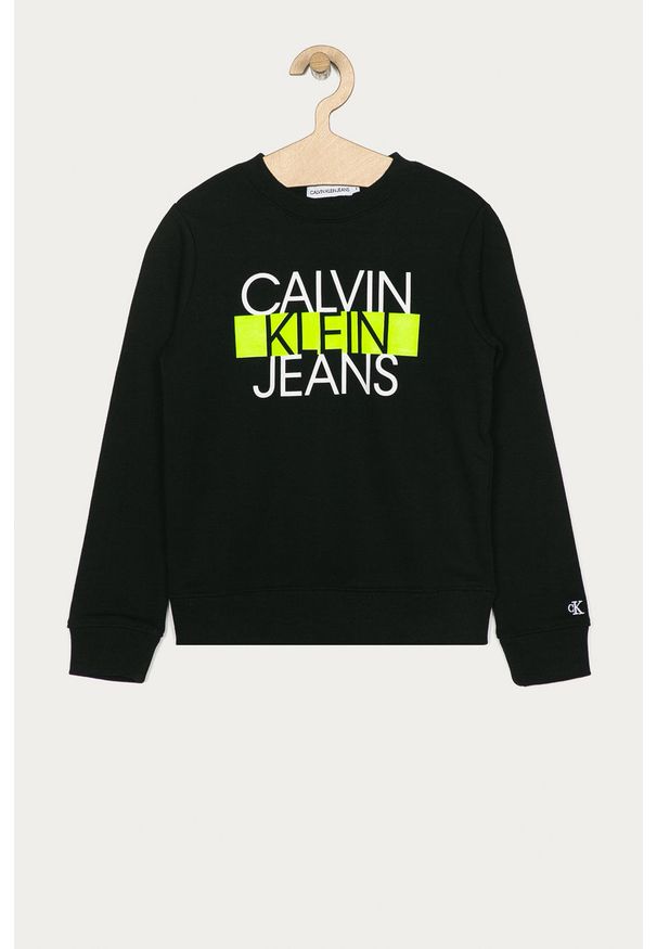 Calvin Klein Jeans - Bluza dziecięca 140-176 cm. Okazja: na co dzień. Typ kołnierza: bez kaptura. Kolor: czarny. Materiał: bawełna, dzianina. Wzór: nadruk. Styl: casual