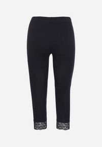 Born2be - Granatowe Legginsy Bawełniane z Elastyczną Gumką i Koronką na Nogawkach Efrine. Okazja: na co dzień, na spacer. Kolor: niebieski. Materiał: bawełna, koronka. Wzór: koronka. Styl: elegancki, casual