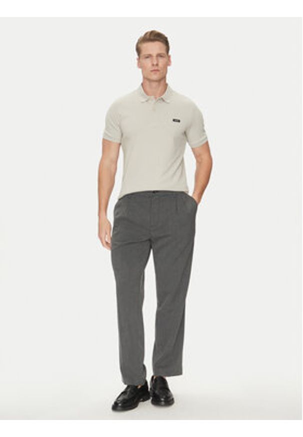 Calvin Klein Polo K10K111196 Szary Slim Fit. Typ kołnierza: polo. Kolor: szary. Materiał: bawełna