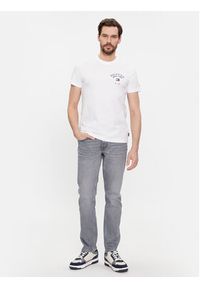 TOMMY HILFIGER - Tommy Hilfiger T-Shirt Arch Varsity MW0MW33689 Biały Regular Fit. Kolor: biały. Materiał: bawełna #4