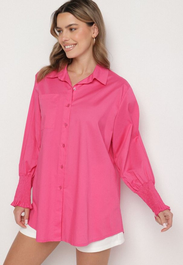 Born2be - Fuksjowa Bawełniana Koszula z Marszczonymi Rękawami i Falbankami Tanandoria. Okazja: na co dzień. Typ kołnierza: kołnierz z falbankami. Kolor: różowy. Materiał: bawełna. Długość: długie. Wzór: aplikacja. Styl: casual, elegancki