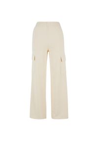 Damskie spodnie dresowe loose fit Urban Classics. Kolor: biały. Materiał: dresówka. Długość: długie. Sport: bieganie #1