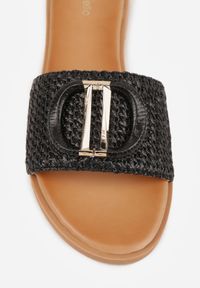 Born2be - Czarne Płaskie Klapki z Plecionym Paskiem i Metaliczną Aplikacją Qinish. Okazja: na co dzień. Kolor: czarny. Materiał: len. Wzór: aplikacja. Sezon: lato. Obcas: na płaskiej podeszwie. Styl: boho, casual #2