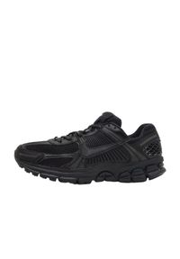 Buty do chodzenia dla dorosłych Nike Vomero 5 Triple Black. Kolor: czarny. Sport: turystyka piesza #1