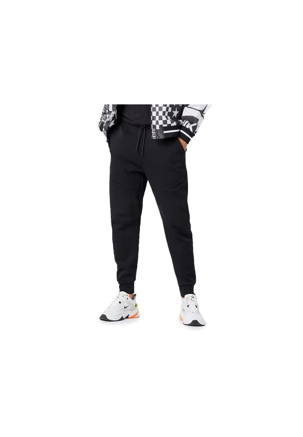 Spodnie męskie Nike NSW TECH FLEECE PANTS. Kolor: czarny