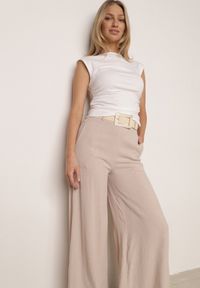 Born2be - Beżowe Spodnie z Wiskozą o Szerokim Kroju z Wysokim Stanem i Paskiem Larailure. Okazja: na co dzień, do pracy. Stan: podwyższony. Kolor: beżowy. Materiał: wiskoza. Długość: krótkie. Sezon: wiosna, lato. Styl: casual #2