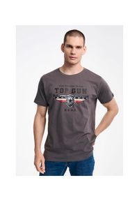 Ochnik - Ciemnoszary T-shirt męski Top Gun. Kolor: szary. Materiał: bawełna. Wzór: nadruk #1