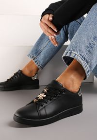 Born2be - Czarne Sneakersy Sznurowane z Metalowymi Ozdobami Alivrepa. Nosek buta: okrągły. Zapięcie: sznurówki. Kolor: czarny. Materiał: materiał. Wzór: aplikacja. Obcas: na obcasie. Wysokość obcasa: niski #5