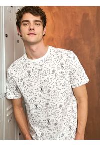 Sinsay - Koszulka z krótkim rękawem - kremowy. Kolor: kremowy. Długość rękawa: krótki rękaw. Długość: krótkie