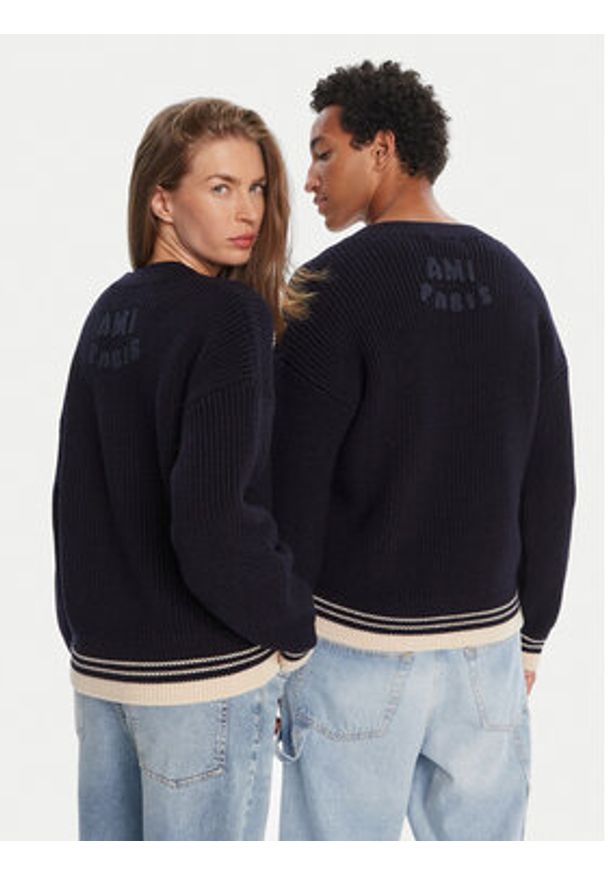 AMI PARIS - AMI Paris Sweter UKS268.KN0068 Granatowy Regular Fit. Kolor: niebieski. Materiał: wełna