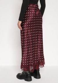 Born2be - Bordowa Wiskozowa Spódnica z Wysokim Stanem w Kropki z Koronką Monivesa. Okazja: na co dzień. Stan: podwyższony. Kolor: czerwony. Materiał: wiskoza, koronka. Wzór: kropki, koronka. Styl: casual, elegancki #4