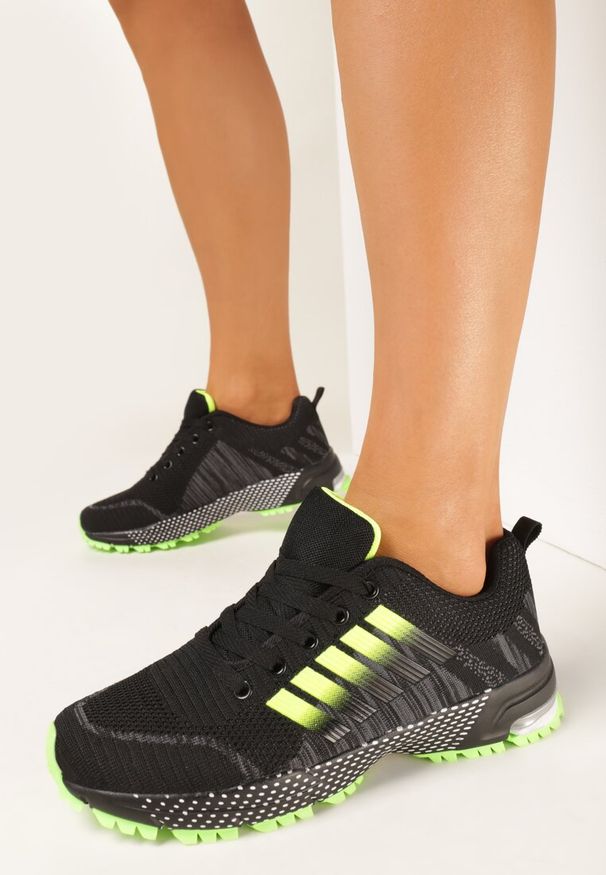 Born2be - Czarno-Zielone Buty Sportowe przed Kostkę z Sznurowaniem Millsea. Okazja: na co dzień. Wysokość cholewki: przed kostkę. Kolor: czarny. Sport: fitness