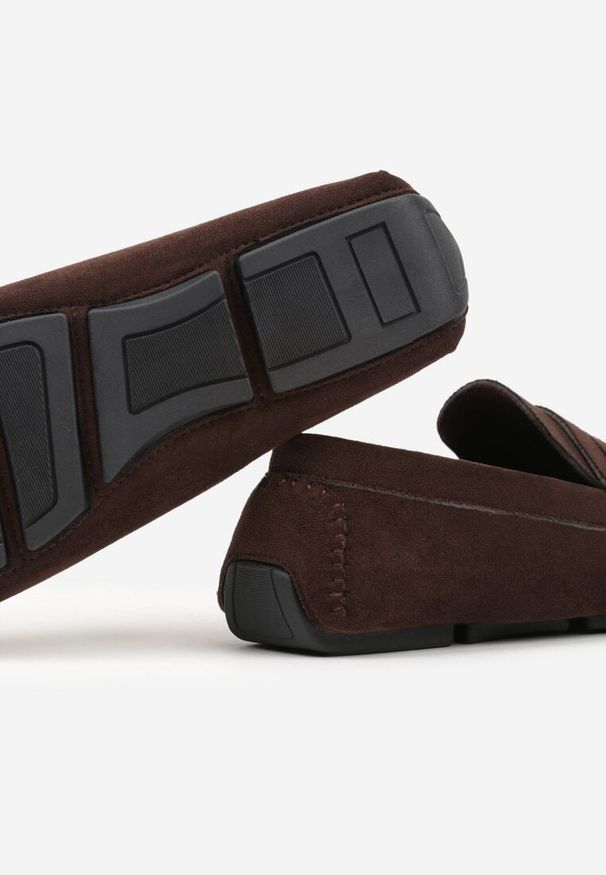 Born2be - Brązowe Półbuty Mokasyny z Imitacji Zamszu Sewelka. Okazja: na co dzień. Kolor: brązowy. Materiał: zamsz. Styl: klasyczny, casual, elegancki