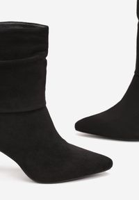 Born2be - Czarne Botki na Szpilce z Wywiniętą Cholewką Mathea. Wysokość cholewki: za kostkę. Nosek buta: szpiczasty. Kolor: czarny. Szerokość cholewki: normalna. Wzór: aplikacja, jednolity, gładki. Obcas: na szpilce. Styl: elegancki #2