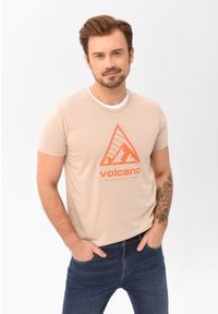 Volcano - Bawełniany t-shirt T-PIK. Okazja: na co dzień. Kolor: beżowy. Materiał: bawełna. Wzór: nadruk. Styl: sportowy, casual, klasyczny