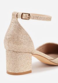 Born2be - Złote Czółenka Vices na Obcasie ze Skórzaną Wkładką i Paskiem Wokół Kostki Resinita. Okazja: na co dzień. Nosek buta: szpiczasty. Zapięcie: pasek. Kolor: złoty. Materiał: skóra. Obcas: na obcasie. Styl: casual. Wysokość obcasa: średni #5