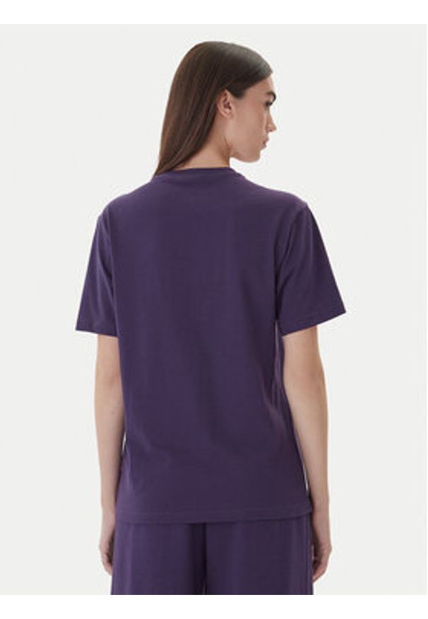 Adidas - adidas T-Shirt Holiday Metallic Graphic JV8527 Fioletowy Regular Fit. Kolor: fioletowy. Materiał: bawełna