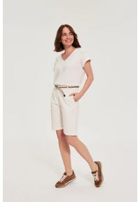MOODO - Bawełniane szorty białe. Kolor: biały. Materiał: bawełna #1