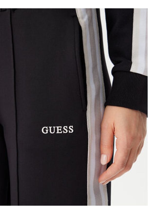 Guess Bluza V5GQ17 KCRT1 Czarny Regular Fit. Kolor: czarny. Materiał: bawełna