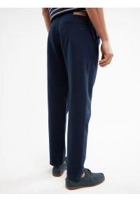 Big-Star - Spodnie męskie loose z dodatkiem lnu granatowe Patrik 403. Okazja: na co dzień. Kolor: niebieski. Materiał: len. Wzór: haft, paski, ze splotem. Styl: casual, elegancki #4