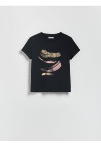 Reserved - T-shirt z nadrukiem - czarny. Kolor: czarny. Materiał: bawełna, dzianina. Wzór: nadruk