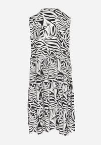 Born2be - Czarna Bawełniana Rozkloszowana Sukienka z Geometrycznym Wzorem Annivaria. Okazja: na co dzień. Typ kołnierza: dekolt w kształcie V. Kolor: czarny. Materiał: bawełna. Wzór: geometria. Typ sukienki: rozkloszowane. Styl: klasyczny, casual, elegancki #6