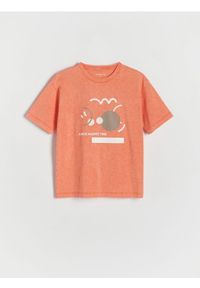 Reserved - T-shirt regular - koralowy. Kolor: pomarańczowy. Materiał: dzianina, bawełna #1