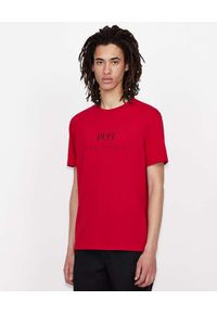 Armani Exchange - ARMANI EXCHANGE - Czerwony t-shirt z dużym nadrukiem. Kolor: czerwony. Materiał: materiał. Wzór: nadruk #1