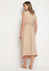 Born2be - Beżowa Sukienka Bez Rękawów o Koszulowym Kroju z Paskiem Zdobiona Haftem Fodarela. Okazja: na co dzień. Kolor: beżowy. Długość rękawa: bez rękawów. Wzór: aplikacja, haft. Sezon: lato. Typ sukienki: koszulowe. Styl: klasyczny, casual, elegancki #6