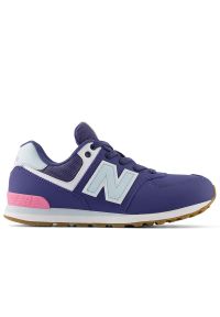Buty dziecięce New Balance GC574NJ - granatowe. Okazja: na co dzień. Zapięcie: sznurówki. Kolor: niebieski. Materiał: guma, materiał, syntetyk. Szerokość cholewki: normalna. Model: New Balance 574