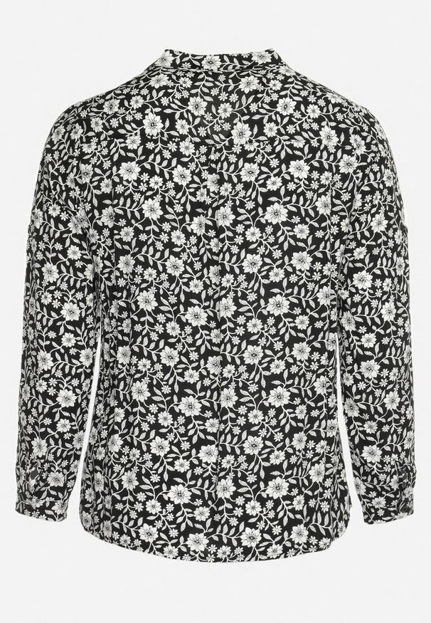 Born2be - Czarna Bluzka Koszulowa w Kwiaty z Wiskozowej Tkaniny Railen. Kolekcja: plus size. Kolor: czarny. Materiał: tkanina, wiskoza. Wzór: kwiaty